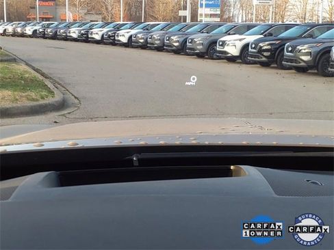 Certified 2024 Nissan Pathfinder Platinum w/ Black Appearance Package image 22