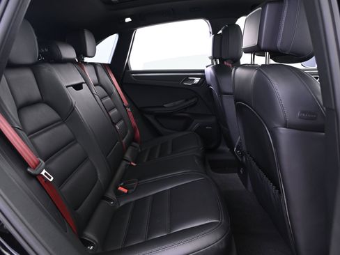 Used 2025 Porsche Macan GTS image 18