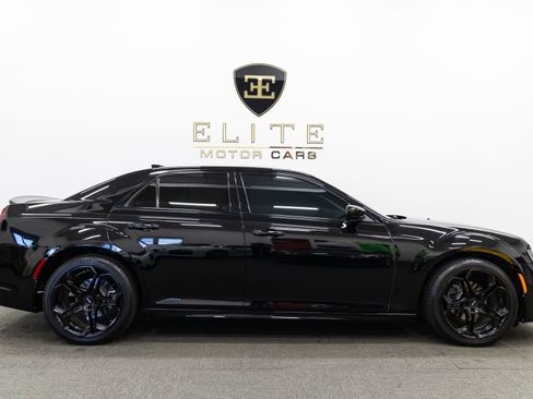 Used 2020 Chrysler 300 S w/ S Model Appearance Package RWD image 10