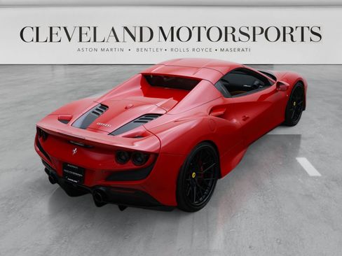 Used 2021 Ferrari F8 Tributo RWD image 3