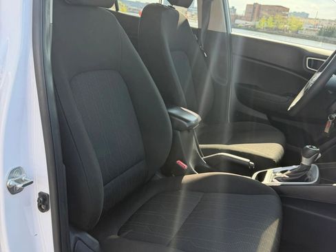 Used 2024 Hyundai Venue SE FWD image 54