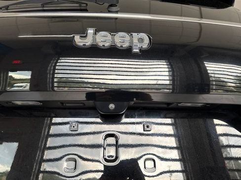Used 2023 Jeep Grand Cherokee L Limited w/ Trailer Tow Group (B) AWD/4WD image 20