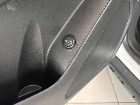 Used 2024 Chevrolet Equinox LT image 17