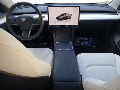 Used 2023 Tesla Model 3 Standard Range image 10