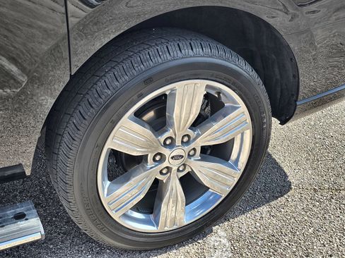 Used 2024 Ford Expedition Max Platinum image 10