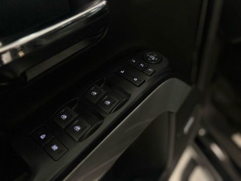 Used 2018 Chevrolet Silverado 1500 LTZ Z71 image 25