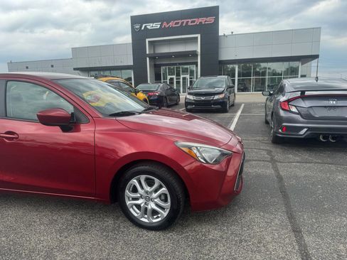 Used 2017 Toyota Yaris iA FWD image 3