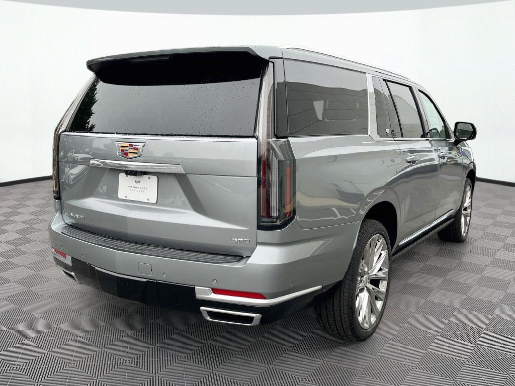 New 2026 Cadillac Escalade ESV Luxury w/ LPO, Radiant Package AWD/4WD image 5