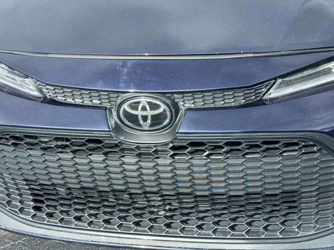 Used 2020 Toyota Corolla LE image 19