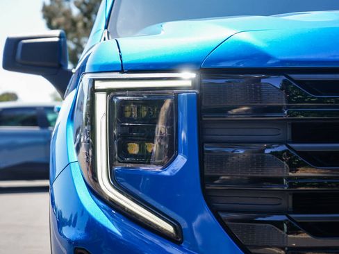 Used 2022 GMC Sierra 1500 Elevation AWD/4WD image 10