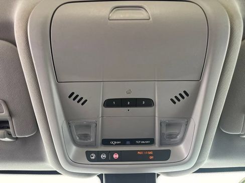 Used 2019 Chevrolet Equinox Premier AWD/4WD image 8