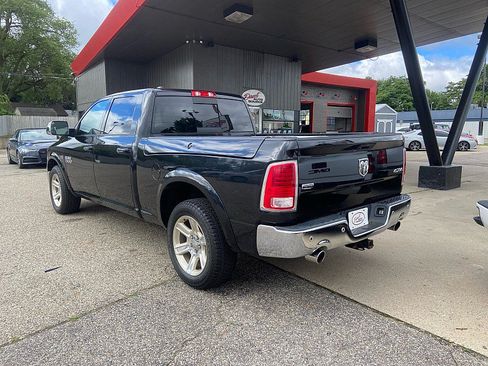 Used 2017 RAM 1500 Laramie AWD/4WD image 2