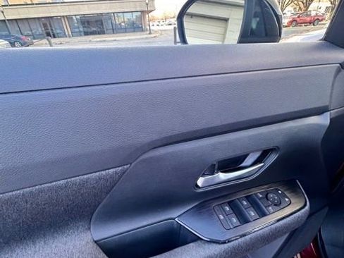 Certified 2025 Nissan Kicks SV image 24