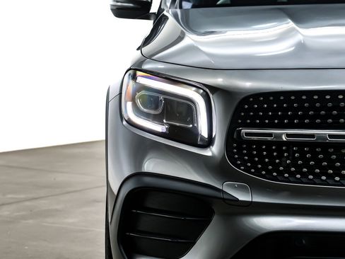 Used 2022 Mercedes-Benz GLB 250 4MATIC image 15