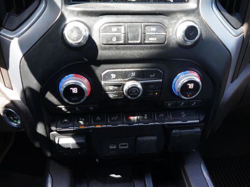 Used 2021 GMC Sierra 1500 SLT image 16