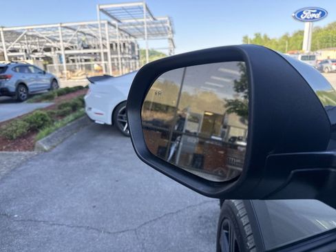 Used 2025 GMC Acadia Elevation w/ Elevation Premium Package AWD/4WD image 19