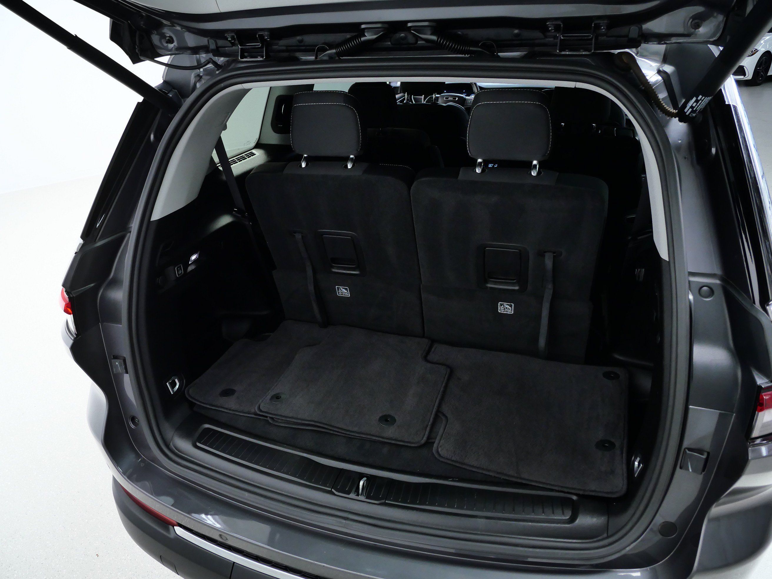 Used 2022 Jeep Grand Cherokee L Laredo w/ Luxury Tech Group I AWD/4WD image 7