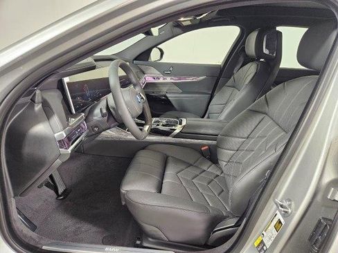 New 2024 BMW i7 eDrive50 image 12