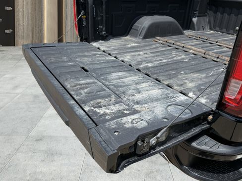 Used 2024 GMC Sierra 1500 AT4 image 21