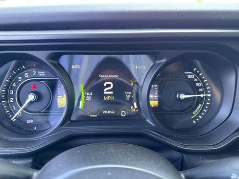 Used 2024 Jeep Wrangler Unlimited Sahara AWD/4WD image 27