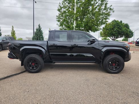 Used 2025 Toyota Tacoma TRD Pro AWD/4WD image 2