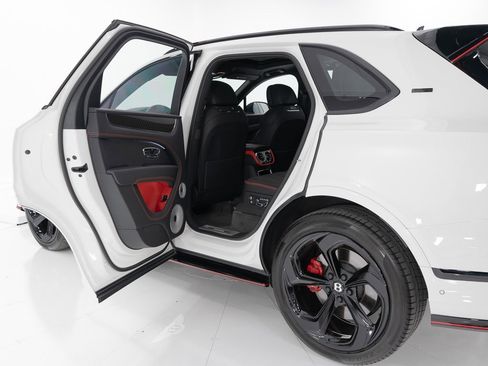 Certified 2025 Bentley Bentayga image 20