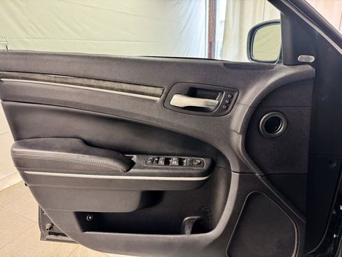 Used 2016 Chrysler 300 C AWD/4WD image 15