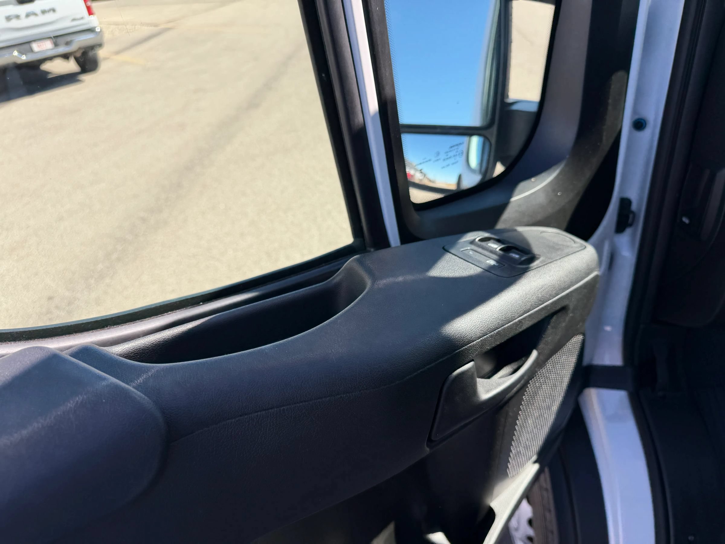 Used 2025 RAM ProMaster 2500 w/ U-Haul Equipment Group FWD image 11