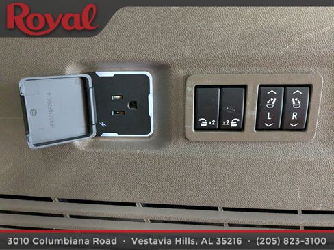 Used 2024 GMC Yukon XL Denali image 14