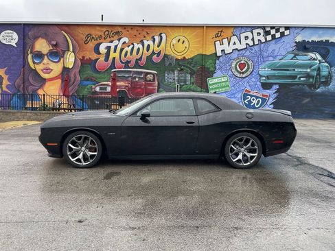 Used 2015 Dodge Challenger R/T Plus RWD image 2
