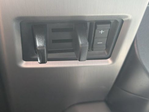 Used 2017 Ford F250 Platinum w/ Platinum Ultimate Package AWD/4WD image 19