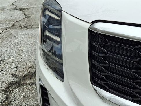 Used 2022 Kia Telluride SX w/ SX Prestige Package image 10