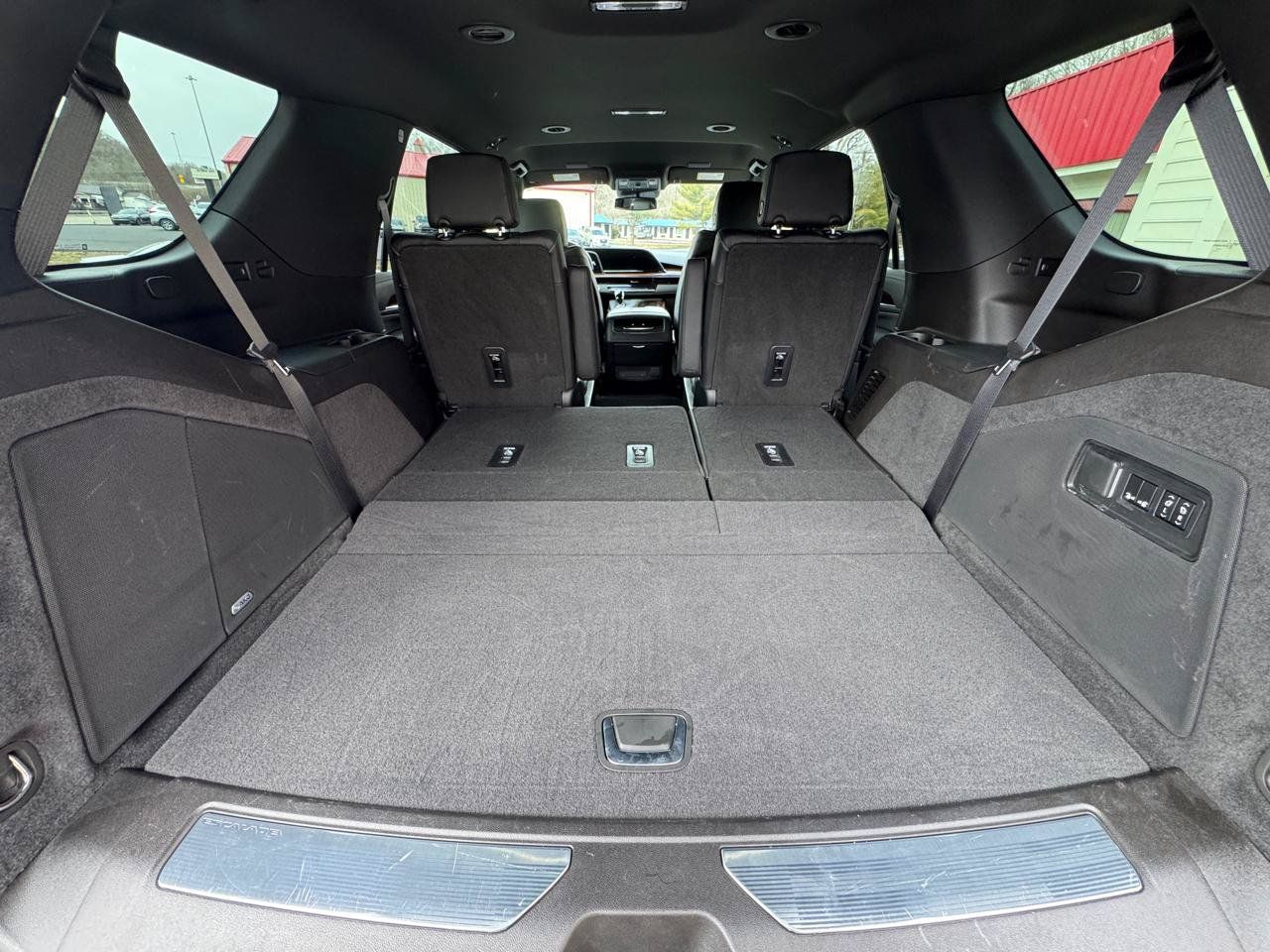 Used 2021 Cadillac Escalade Luxury AWD/4WD image 17