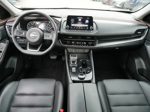 Certified 2023 Nissan Rogue SV w/ SV Premium B Package AWD/4WD image 10