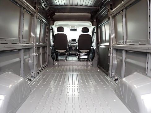 New 2026 RAM ProMaster 2500 w/ Quick Order Package 22G SLT image 6