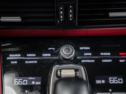 Used 2021 Porsche Cayenne Turbo image 20