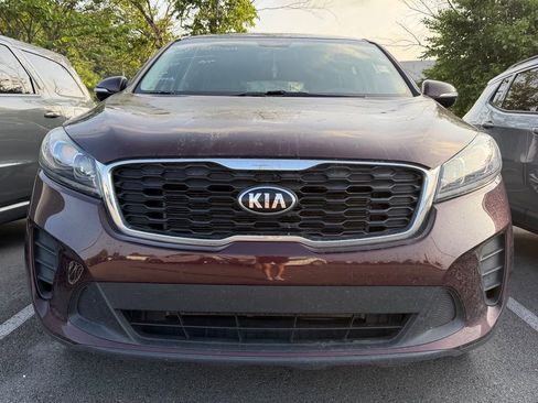 Used 2019 Kia Sorento FWD V6 image 2