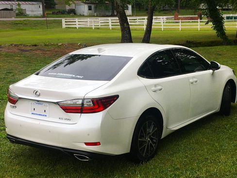 Used 2016 Lexus ES 350 w/ Luxury Package w/Wood Trim FWD image 6