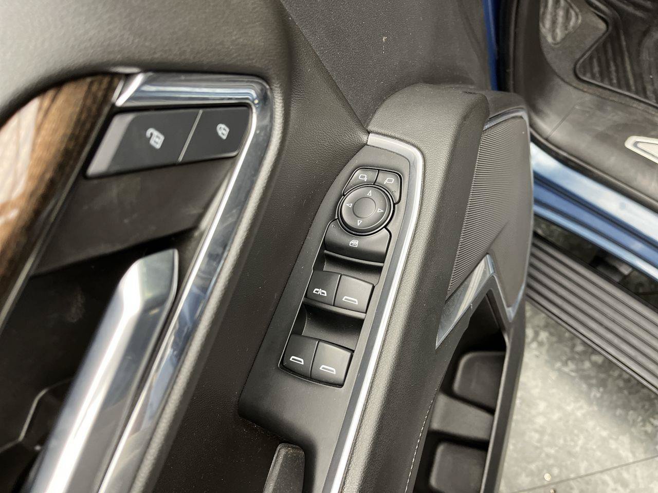 Certified 2024 Chevrolet Silverado 1500 LT AWD/4WD image 10