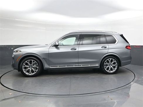 Used 2024 BMW X7 xDrive40i image 7