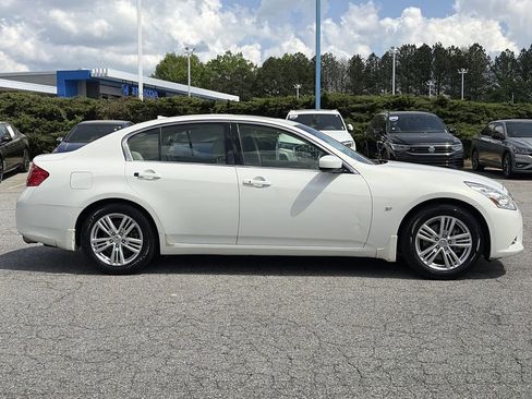 Used 2015 INFINITI Q40 w/ Moonroof Package RWD image 26
