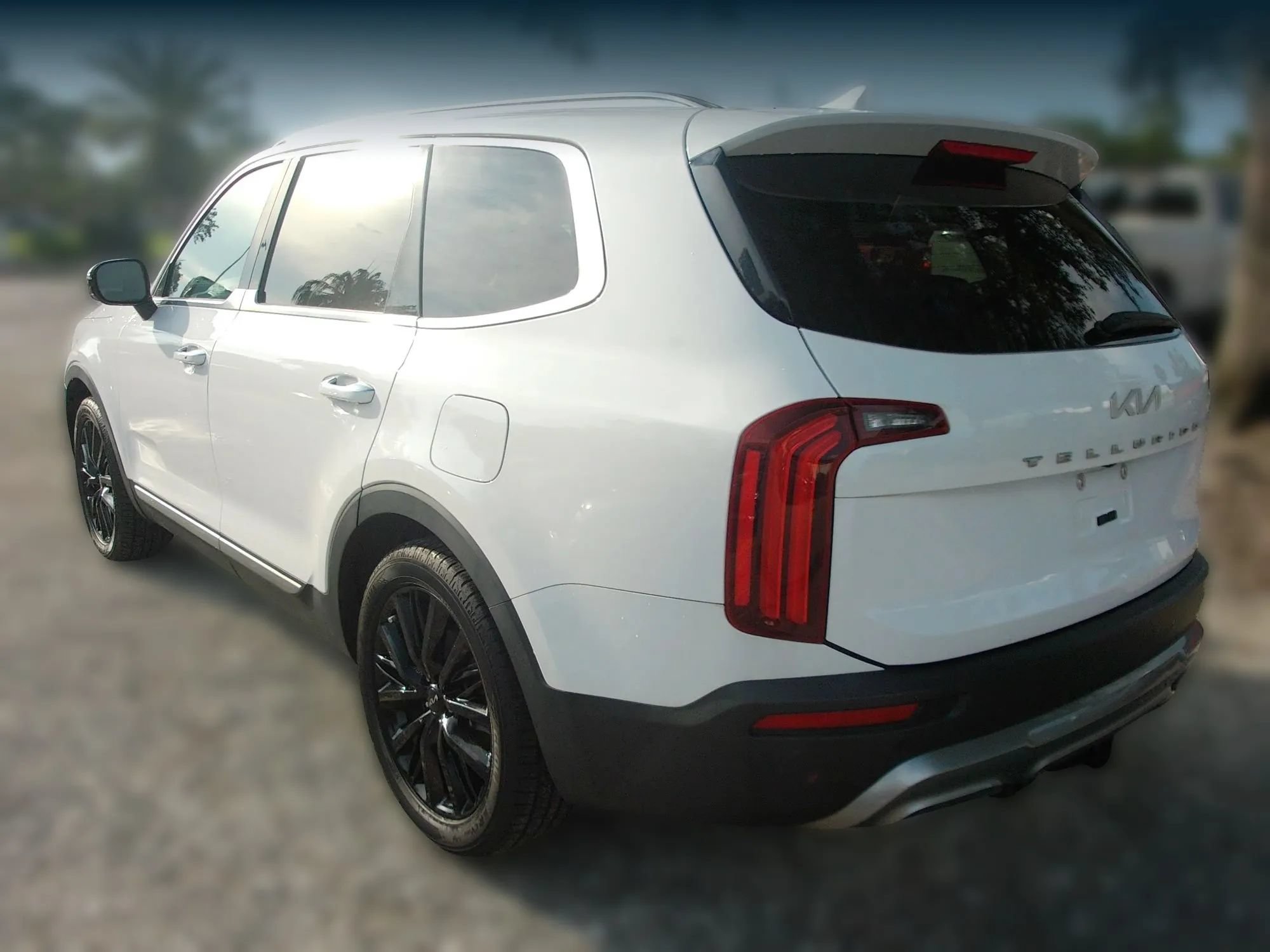 Used 2022 Kia Telluride SX w/ Towing Package FWD image 8