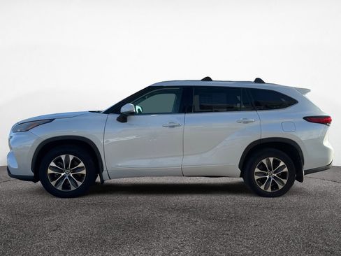 Used 2022 Toyota Highlander XLE image 27