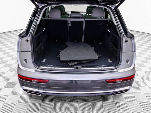 Used 2024 Audi Q5 e Premium Plus w/ Premium Plus Package AWD/4WD image 32