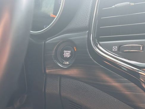 Used 2021 Jeep Grand Cherokee Laredo X AWD/4WD image 19