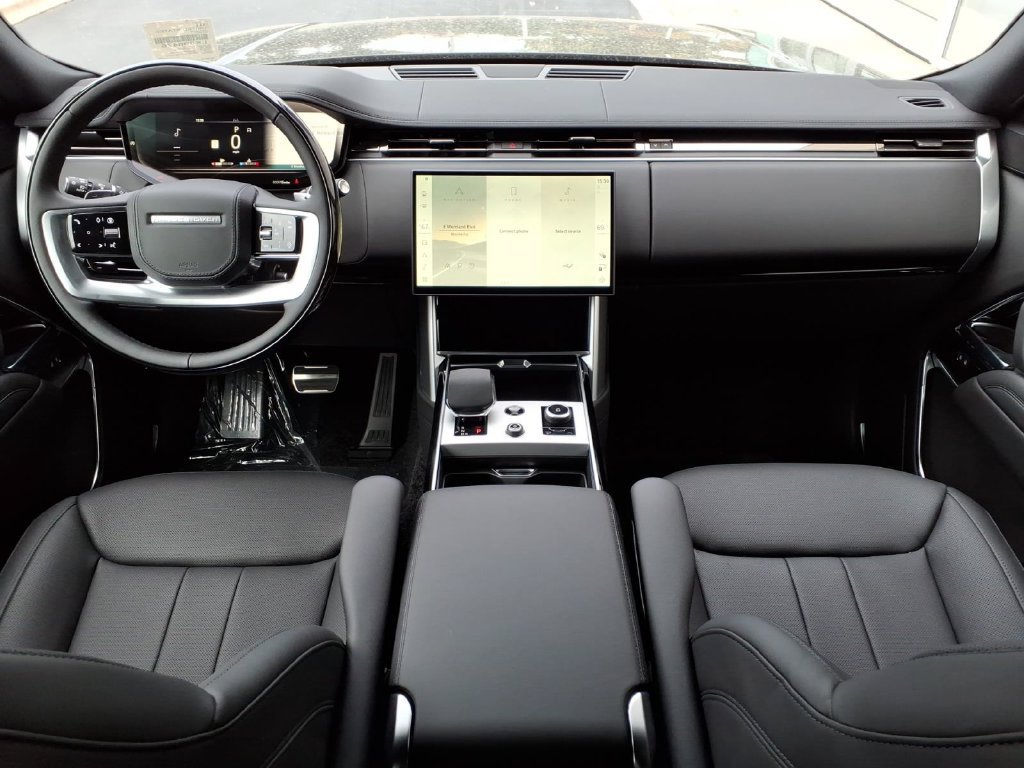 New 2027 Land Rover Range Rover Long Wheelbase SE AWD/4WD image 9