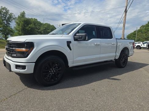 Used 2025 Ford F150 XLT w/ Equipment Group 302A MID AWD/4WD image 9