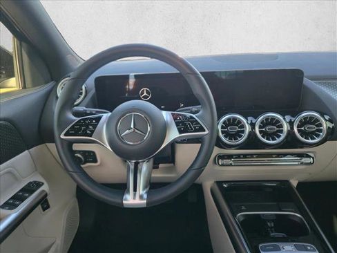 Certified 2025 Mercedes-Benz GLA 250 image 16