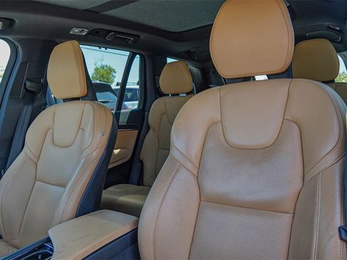 Used 2022 Volvo XC90 T6 Inscription image 11