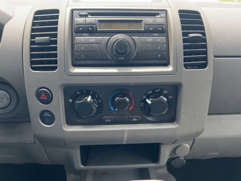 Used 2010 Nissan Frontier SE w/ Power Pkg RWD image 11